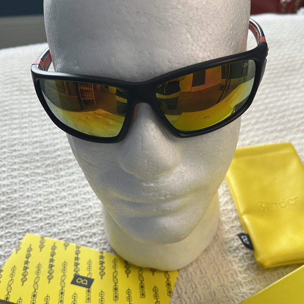 Gander Sports Men wraparound sunglasses Red/Matte black NWOT yellow mirror UV
